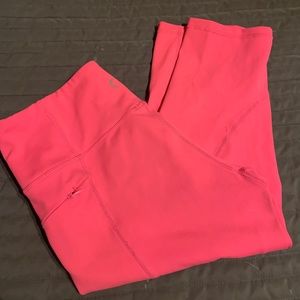 Zyia capri light n tight zip pocket
